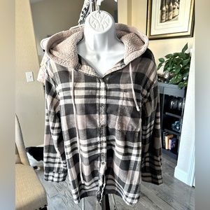 American eagle hooded flannel